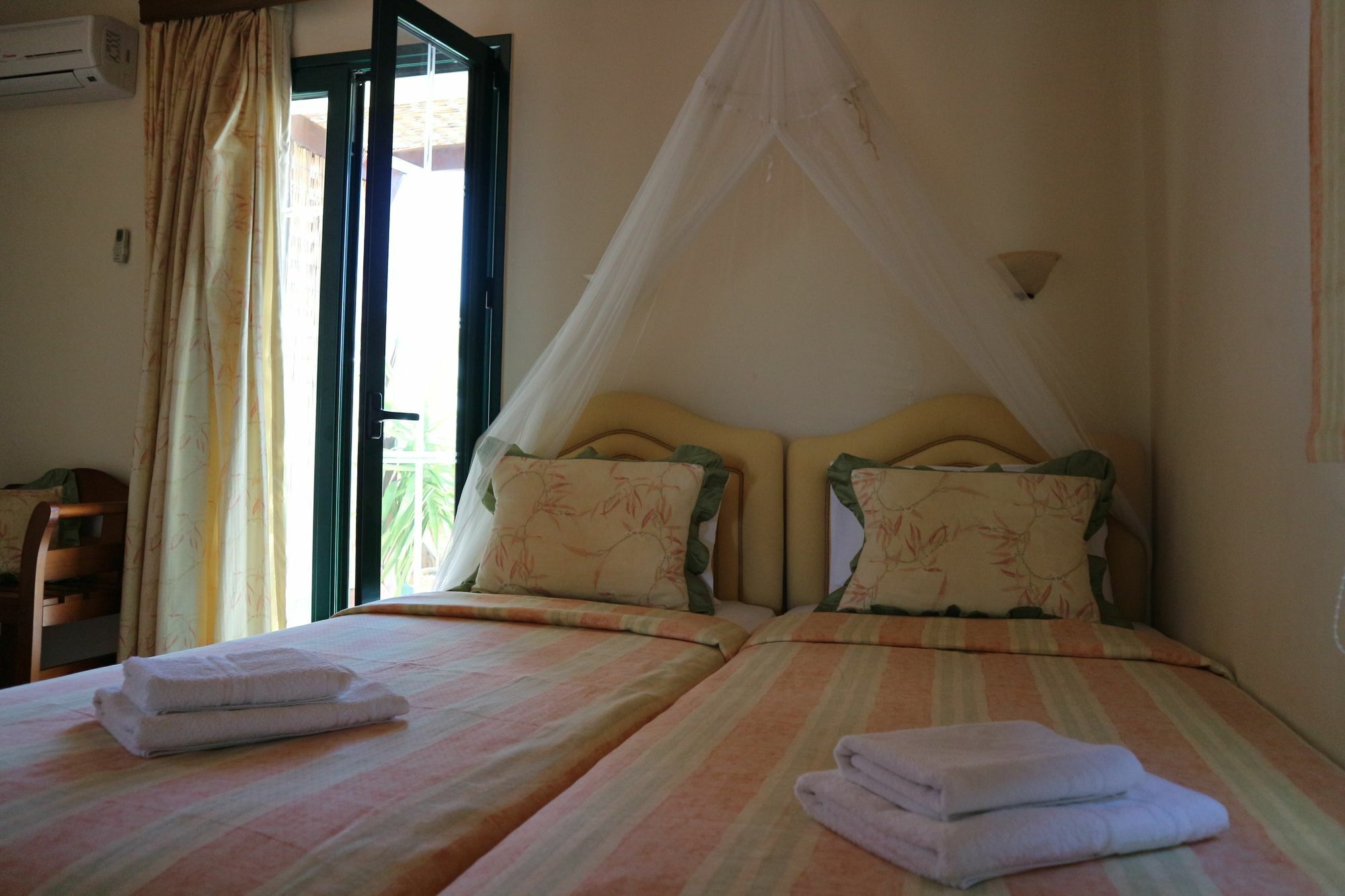 Orsalia Luxury Suites Platanias  Exterior photo